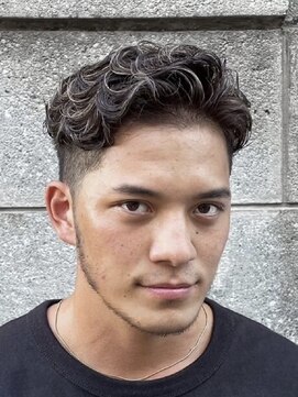 フィフス 天神大名(fifth) 天神大名スペインカールメンズカットフリンジカット30代フェード