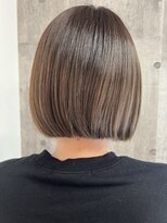 ティアトロアンドリミテバイティアトロ(teatro&limite by teatro)&nbsp;切りっぱなしボブ 美髪 ブラウンベージュ ミルクティーベージュ