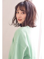 ジョエミバイアンアミ(joemi by Un ami) 《joemi 新宿∞》外ハネのウェーブ切りっぱなしボブ 近江