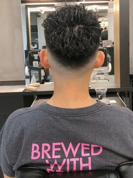 フランクスバーバーリザーブ 人形町店(FRANK’S BARBER RESERVE) かき上げワイルドツイストスパイラルスキンフェード