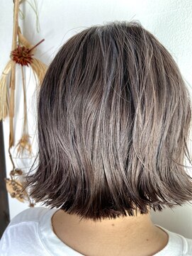 ヘアドゥーレディバグ 大和八木店(HAIR DO LADY BUG) 細めハイライト×アッシュ