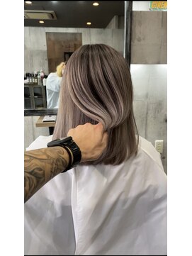 ヴェロニカ バイ ソル(Veronica by SOL) シャドウルーツ