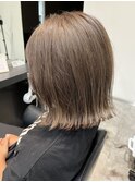 切りっぱなしボブ×ミルクティーグレージュ