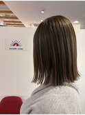 ハイライトカラー,グレージュ,切りっぱなしボブ【草加】
