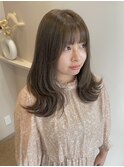 ベージュカラー×レイヤー