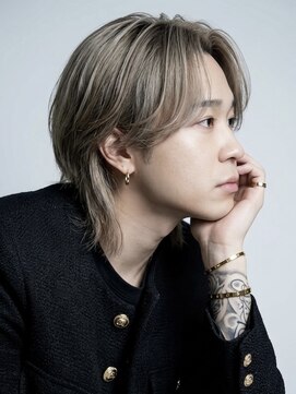 ミヤビ(MIYAVI) ブロンドセンターパートウルフ