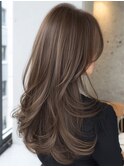 ロングレイヤー白髪ぼかしカラー３０代４０代５０代６０代