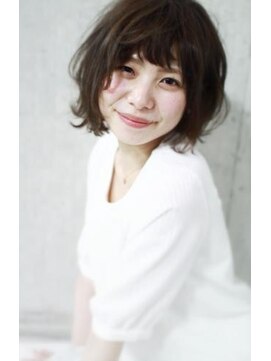 ルノン(LUNON) 【LUNON】☆プラチナアッシュ×ふんわり軽いボブ☆