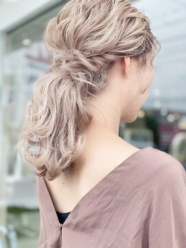 フェレイラ(Ferreira) 《Ferreira》ほつれウエーブブランジュアップスタイル