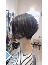 ヘアーリゾート ルアン(Hair Resort Ruang) 白髪染め＋前下がりショート+大人ハイライト