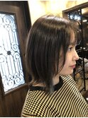 レイヤーボブ×グレーインナーカラー
