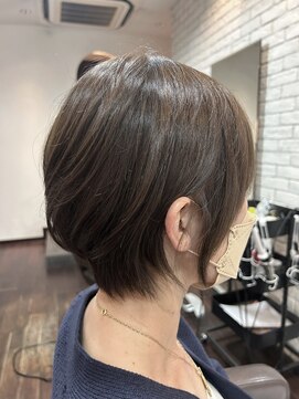 レコジョ(Recojo) (ウエイト高めの大人めショートボブ)Hide