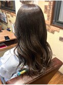 ナチュラルブラウン　グレージュ　地毛風カラー　巻き髪ロング