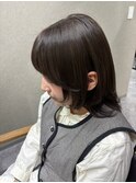 オリーブベージュ
