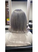 外ハネボブ/シルバーカラー/20代