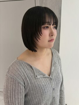 ヨーク(YOKE) 【YOKE】レイヤーボブワイドバングオリーブグレー顔周りカット