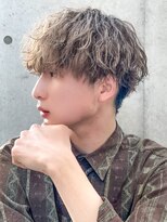 ダブルカラースパイラルパーマツイストパーマフェード短髪