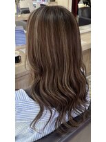 トウキョウヨシつね 御幸ヶ原店(TOKYO Yoshi)&nbsp;白髪ぼかしハイライト 寒色ベージュ/髪質改善