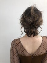 カフネ ジュントス ヨロ(Cafune' juntos YOLO)&nbsp;低めのシニヨン　ナチュラルスタイル