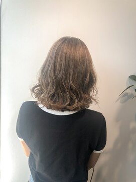 ミチ(mich) 細めハイライトでアッシュベージュ◎20代30代40代