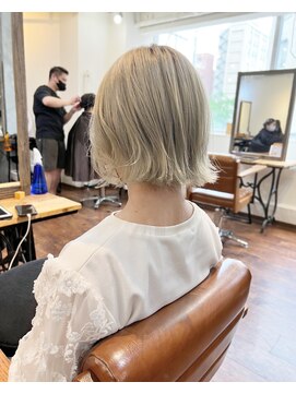 ヲタクに美容室は難しい。 ボブのホワイトベージュ