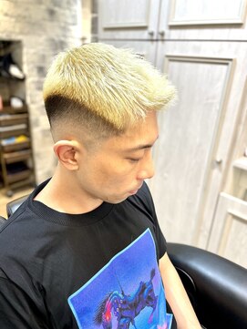 ミリオンバックス 上野(Million Bucks) ブリーチ/ハイライト/スキンフェード/ウルフ[メンズ/上野]