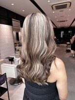 ステア ケース(stair case)&nbsp;ハイライト　地毛残し　ハイライトは太めです！