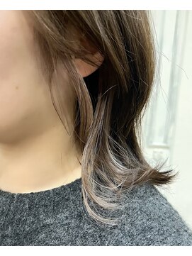 ゼン(ZEEN) 透明感グレージュのインナーハイライト@20代30代40代50代