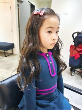 エイス 梅田 中津(Ace) 柔らかフリンジウェーブ　キッズカット