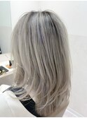 ホワイトシルバー×セミロングウルフ
