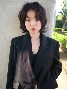 トナリ(tonari) ショート ニュアンスパーマ レイヤーボブ【鹿児島中央駅】