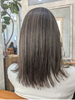 イル(iru)&nbsp;白髪ぼかしハイライト/レイヤー/Miku