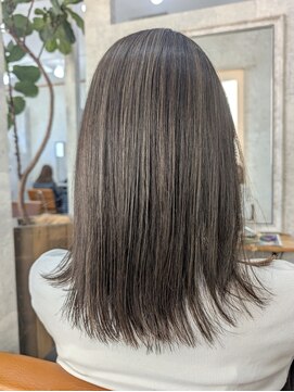 イル(iru) 白髪ぼかしハイライト/レイヤー/Miku