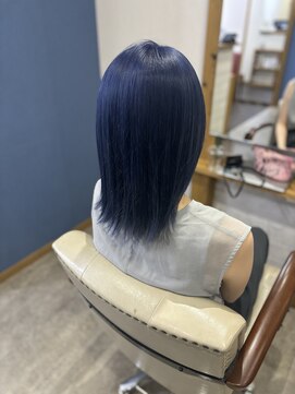 ステア ケース(stair case) ブリーチで作るネイビーブルー!