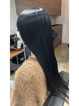 ノーム(NOAM)の写真/【髪質改善×縮毛矯正】クセや広がりにお悩みの方へ◇マンツーマン施術で叶える「地毛のような柔らかい艶」