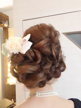 ヘアメイクサロンシャルメ(Hair Make Salon CHARMER) CHARMERバックアレンジシニヨン