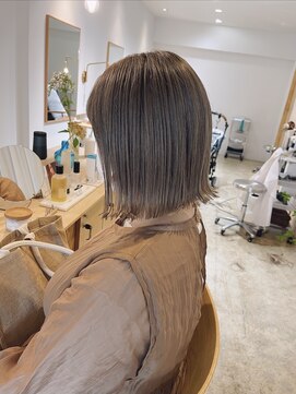 リント(lint) 肌に馴染むグレージュ