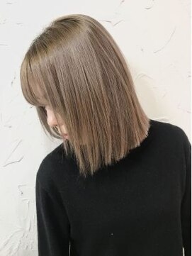 アローズ 荒尾店(arose) シースルーバングハイトーンミルクティーベージュボブ