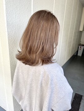 暖色ミルクティーベージュ