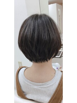 ヘアポジションにかほ ナチュラルショートボブ