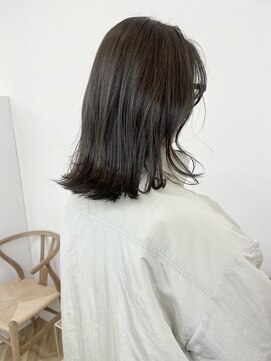 チーカ(chica) ミディアムヘア+オリーブカラー