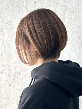 ザヘアメイクシェア(THE -HAIR MAKE SHARE-) ふんわり耳掛けショートボブ/20代30代40代/大人可愛いショート