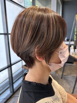 インス(ensue) 30代40代50代◎小顔ショート白髪ボカシ透明感ハイライト