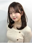 小顔に見える顔まわりカット顔まわりレイヤーミディアムレイヤー