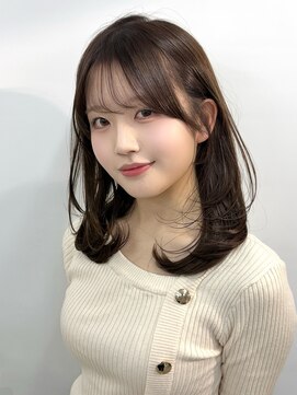 ヴェイン 渋谷(vain) 小顔に見える顔まわりカット顔まわりレイヤーミディアムレイヤー