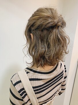 フェイバリットビューティシャルム(Favorite Beauty Charme) ウェーブハーフアップ