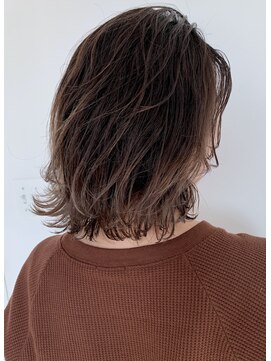 フィル(fil) ミディアム/ベージュグラデーション