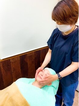 シマ (Hair Salon SHIMA)の写真/《大人女性◎人気》理容室ならではのシェービング技術で素敵なツヤ肌へ☆（カットメニューもあり♪）