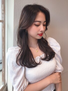 アフロート ディル(AFLOAT D'L) みきな韓国アイドル風バングが人気ヨシンモリ艶カラー小顔カット