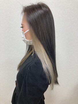 ララ(LALA) 透明感ダークグレー&インナーカラーホワイトアッシュ